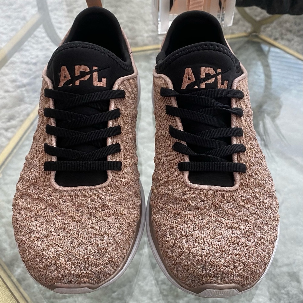 GORG! APL PHANTOM SNEAKER SZ 6.5 ROSE GOLD BLACK